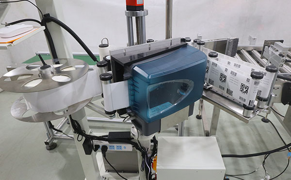 实时打印贴标机,打印贴标机,全自动贴标机