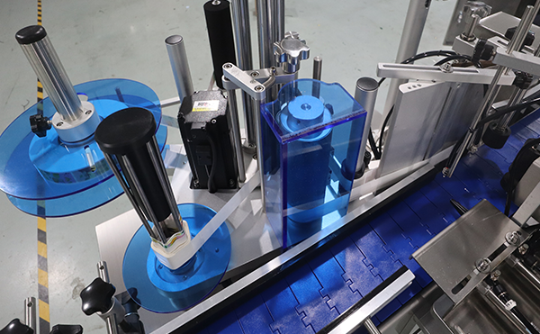 全自动圆瓶搓滚贴标机,全自动搓滚贴标机,全自动不干胶贴标机厂家,广东yl23411永利集团官网